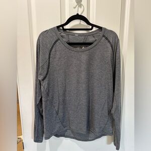 Lululemon twist back long sleeve shirt